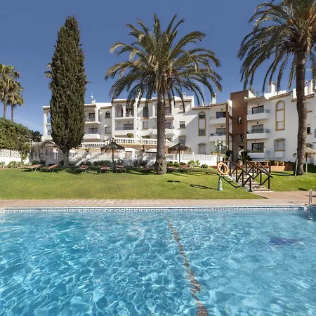Crown Club La Riviera