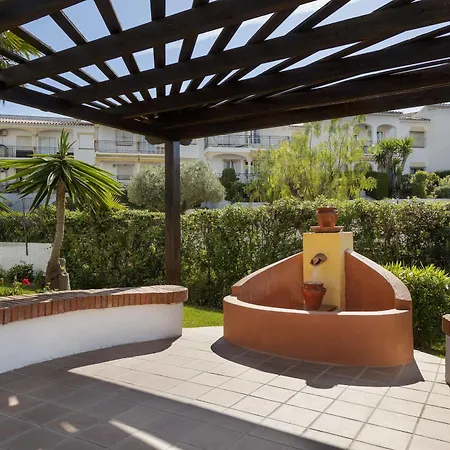 Crown Club La Riviera Aparthotel