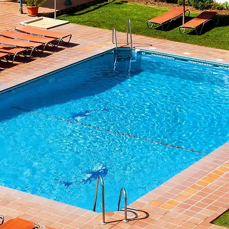 Crown Club La Riviera Apartahotel