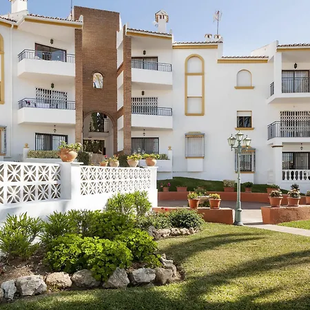 Crown Club La Riviera Apartahotel 3*