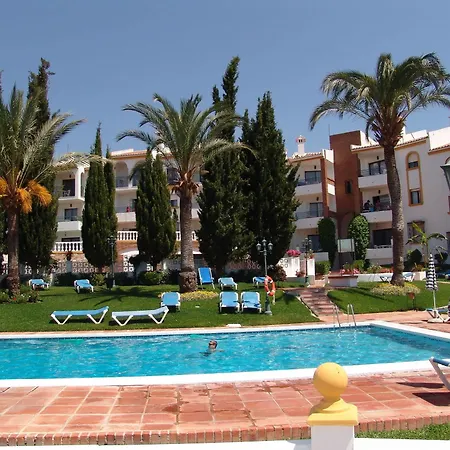 Crown Club La Riviera Apartahotel 3*